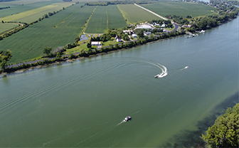 vol de drone au dessus de Mont Saint-Hilaire