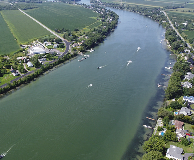 Vol de drone au dessus de Mont Saint-Hilaire